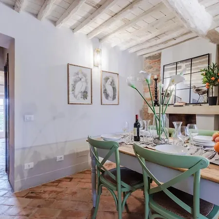 Semesterbostad Iole *