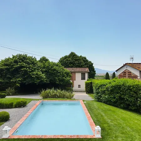 Iole Semesterbostad *